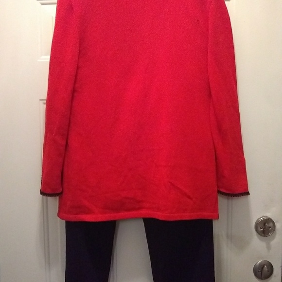 Jennifer Roberts interview suit - Picture 3 of 8